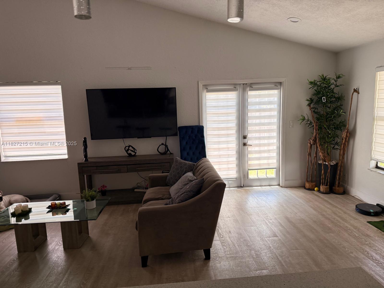 763 S Wind Cir, Sunrise, Florida image 7