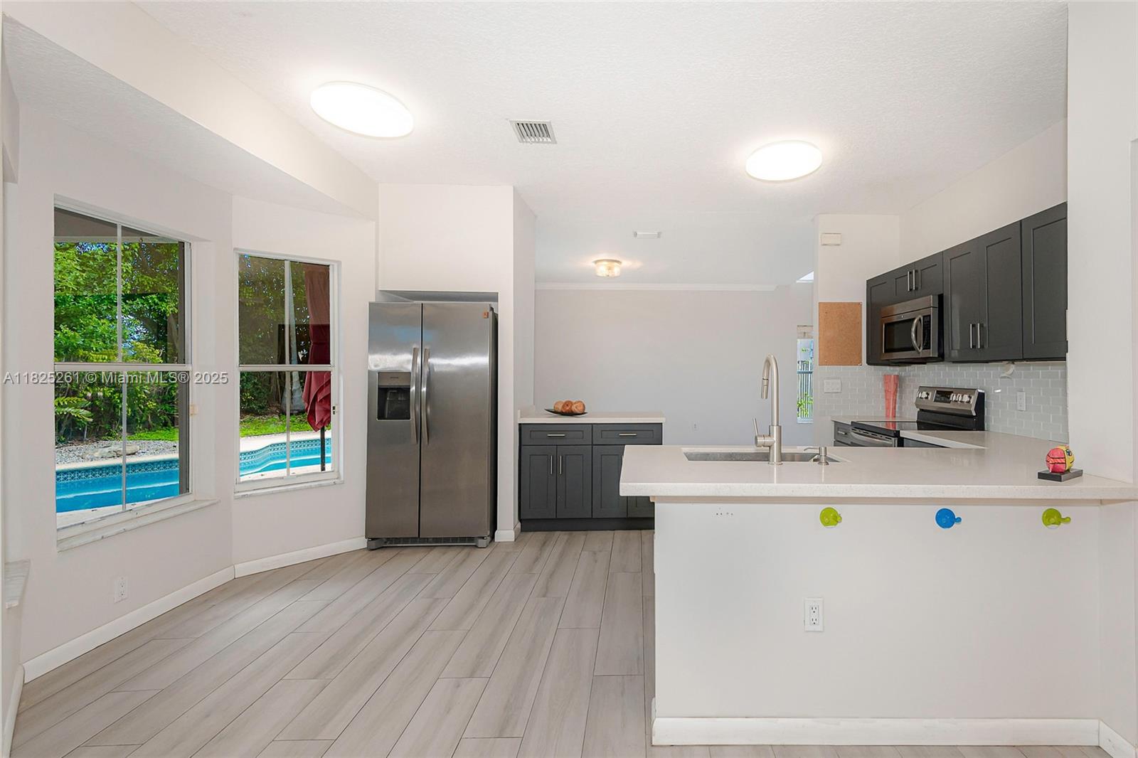 315 W Cypress Cove Cir, Davie, Florida image 10
