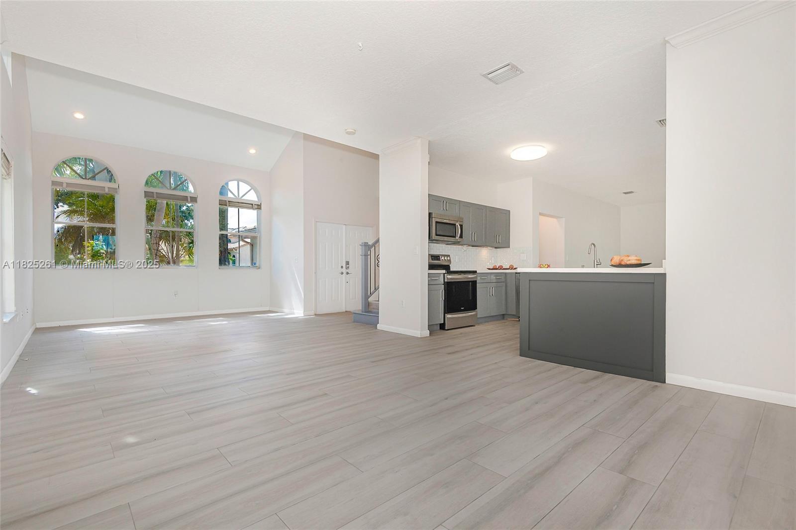 315 W Cypress Cove Cir, Davie, Florida image 6