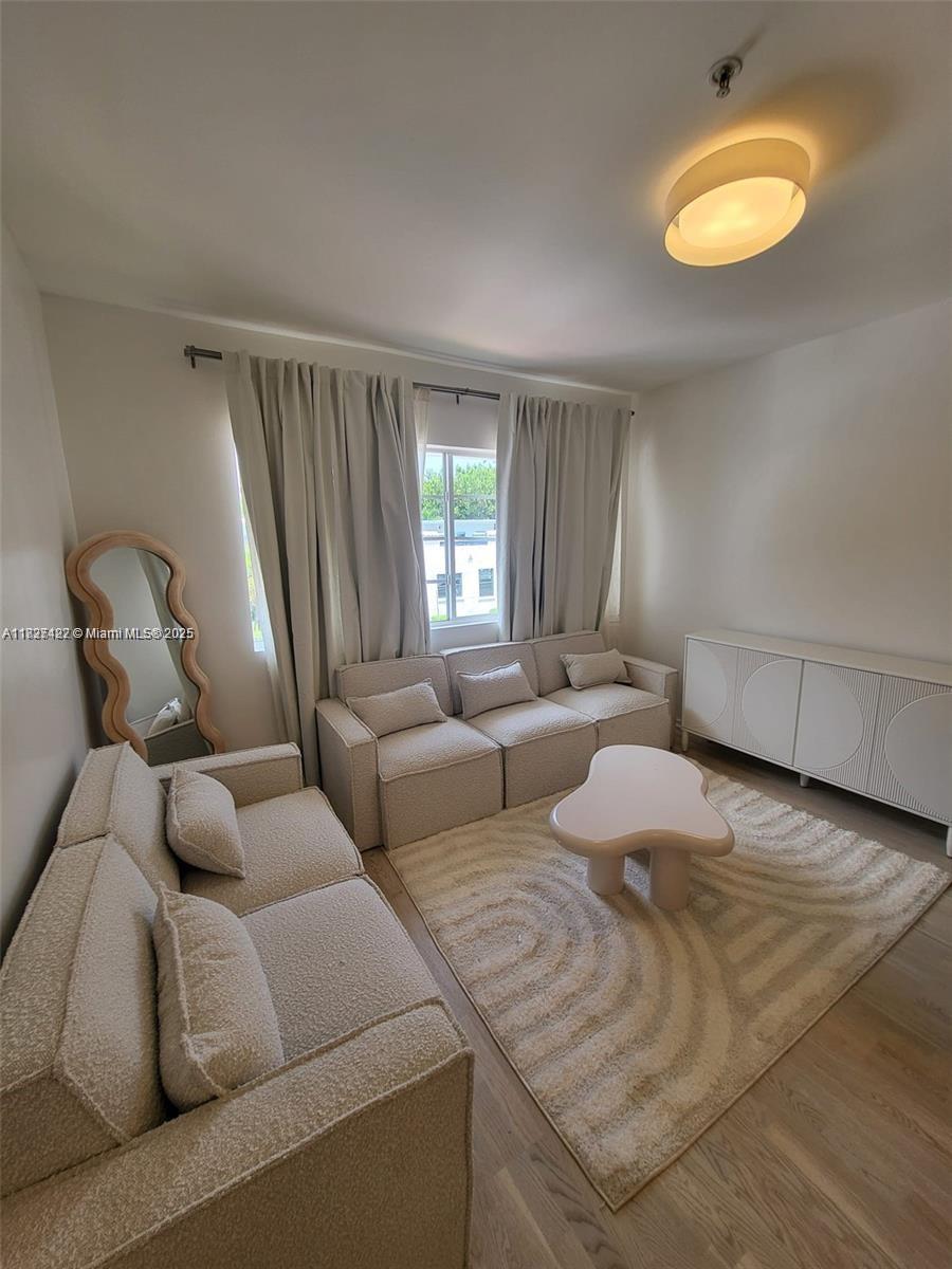 810 7th St #206, Miami Beach, Florida image 1