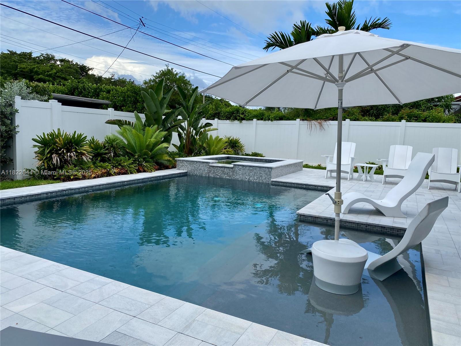1321 Garfield St, Hollywood, Florida image 2
