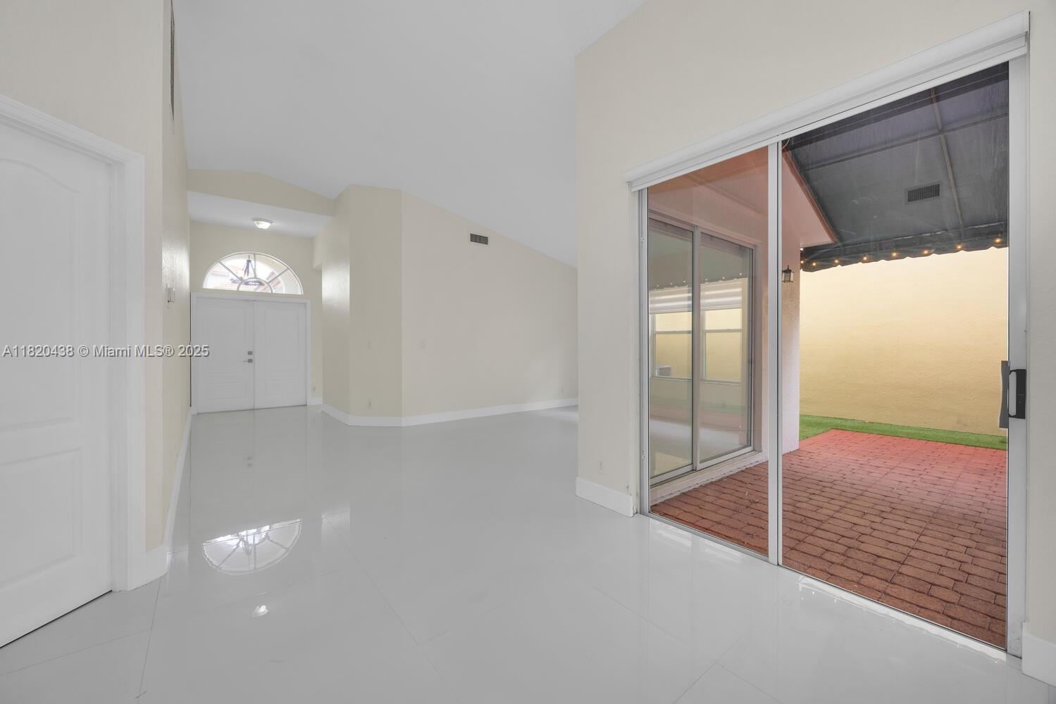 9785 NW 29th Ter, Doral, Florida image 8