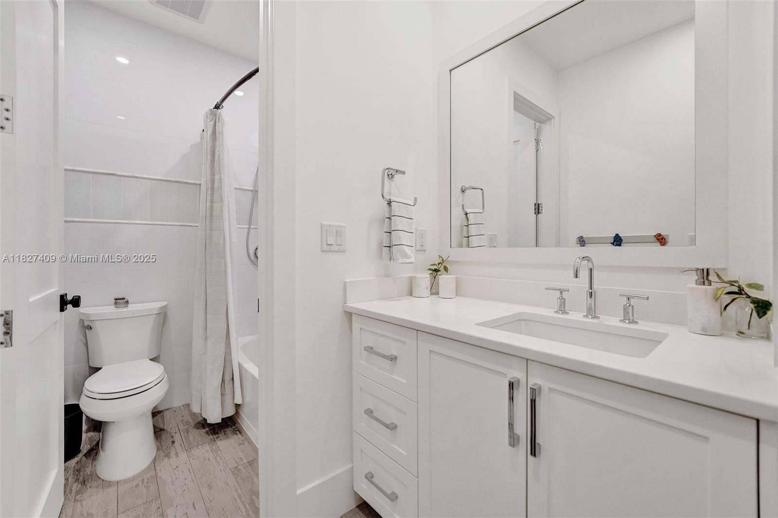 1206 E Lake Dr, Fort Lauderdale, Florida image 47