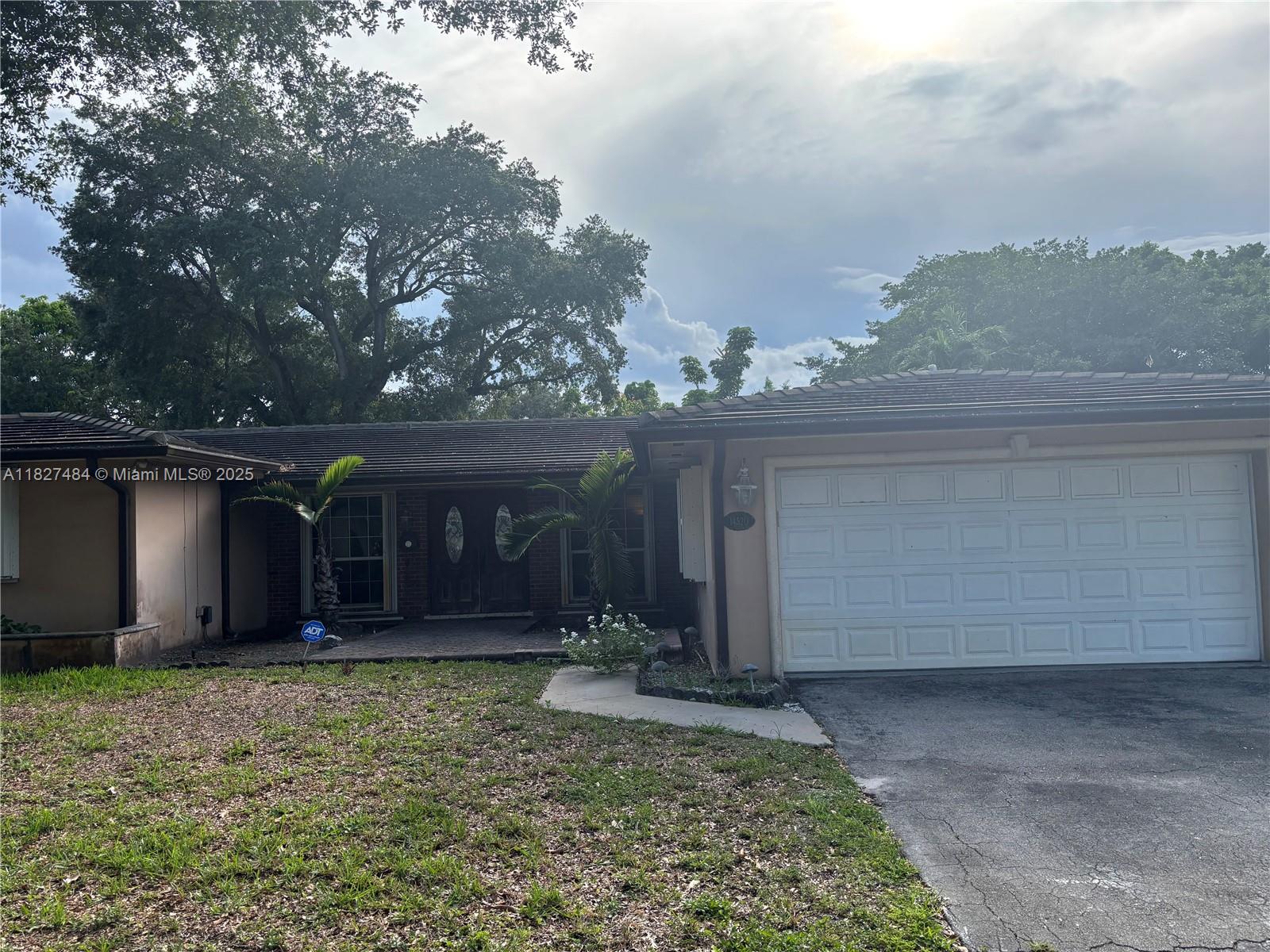 14520 Sabal Dr, Miami Lakes, Florida image 1