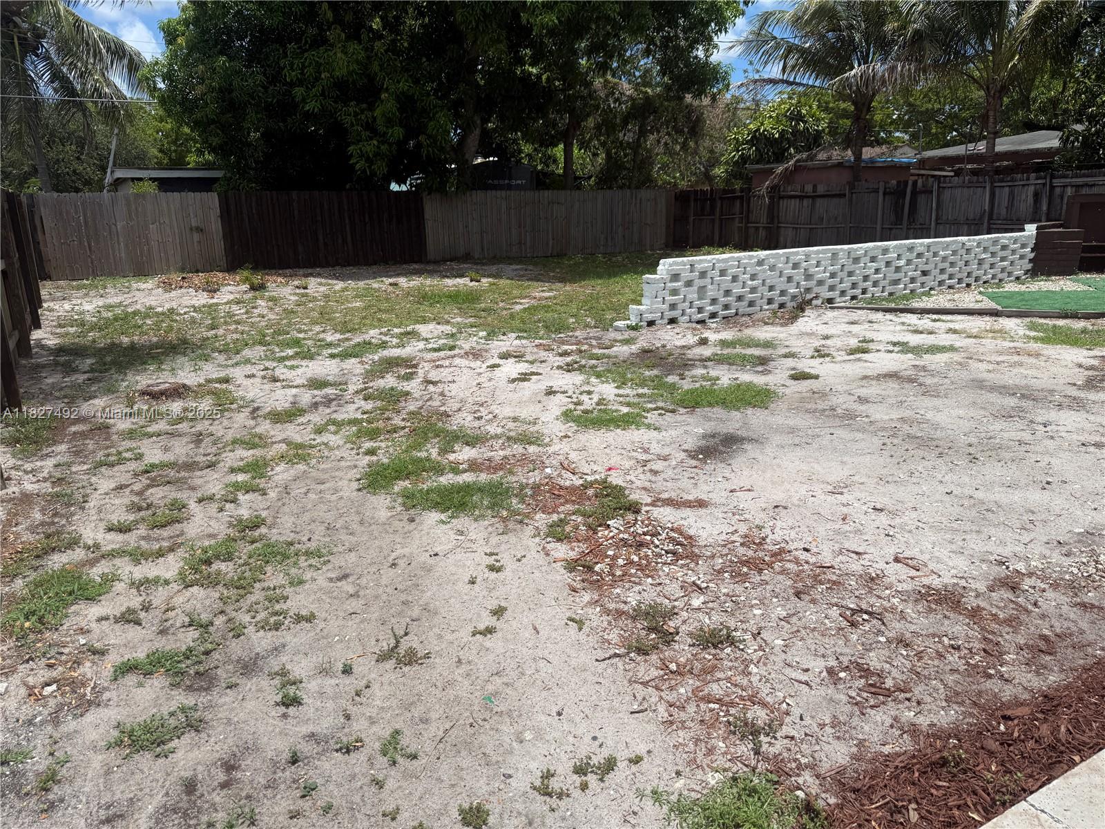 825 NW 127th St, North Miami, Florida image 11
