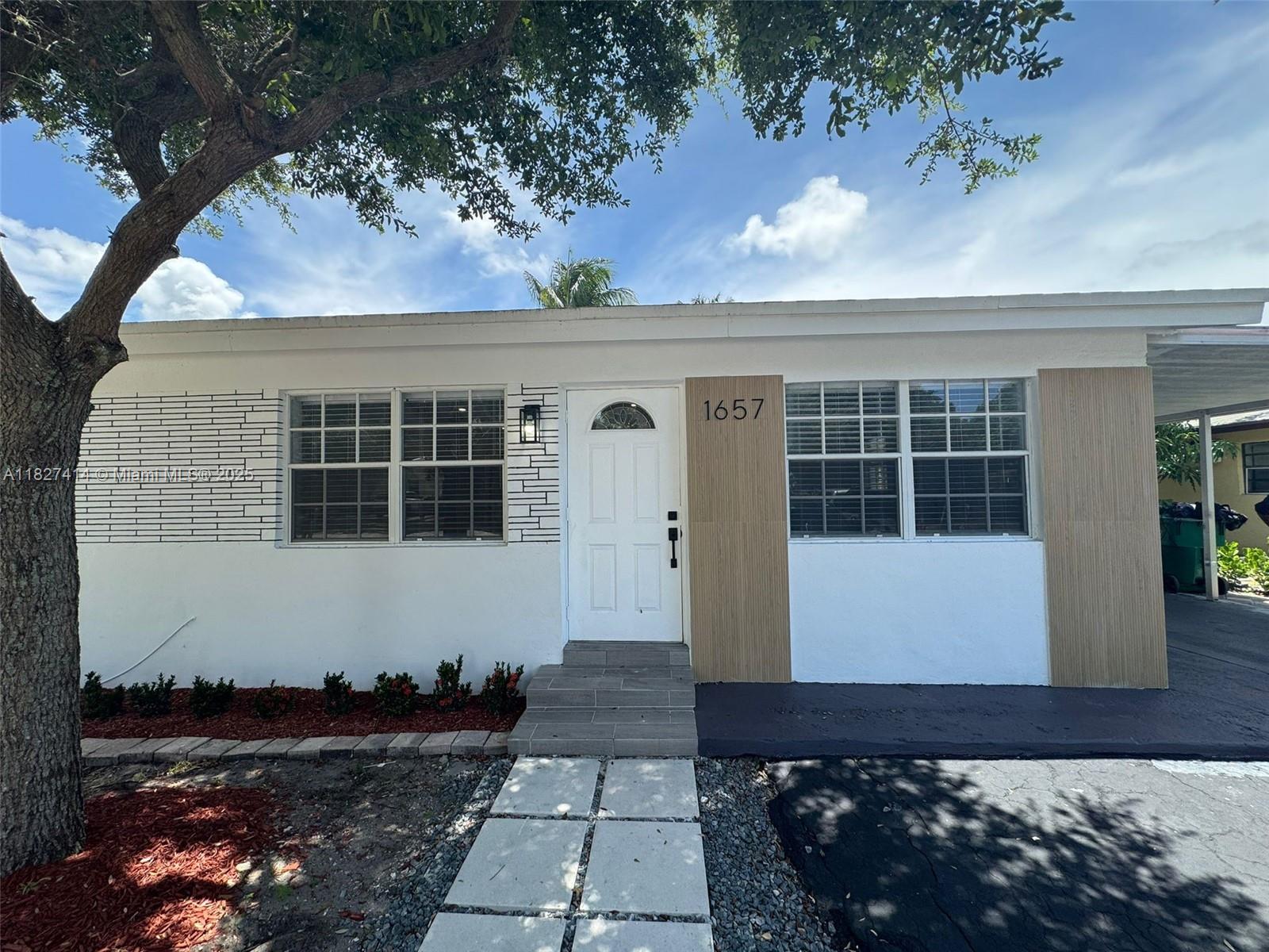 1657 SW 44th Ave, Fort Lauderdale, Florida image 2