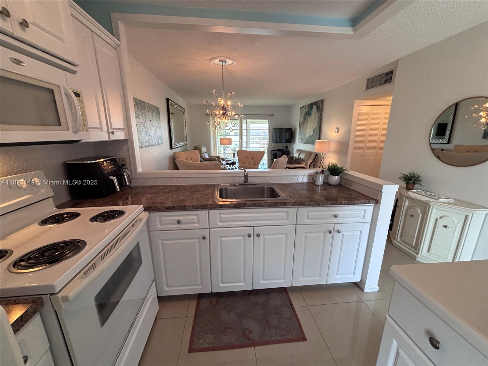 4331 NW 16th St #D304, Lauderhill, Florida image 10