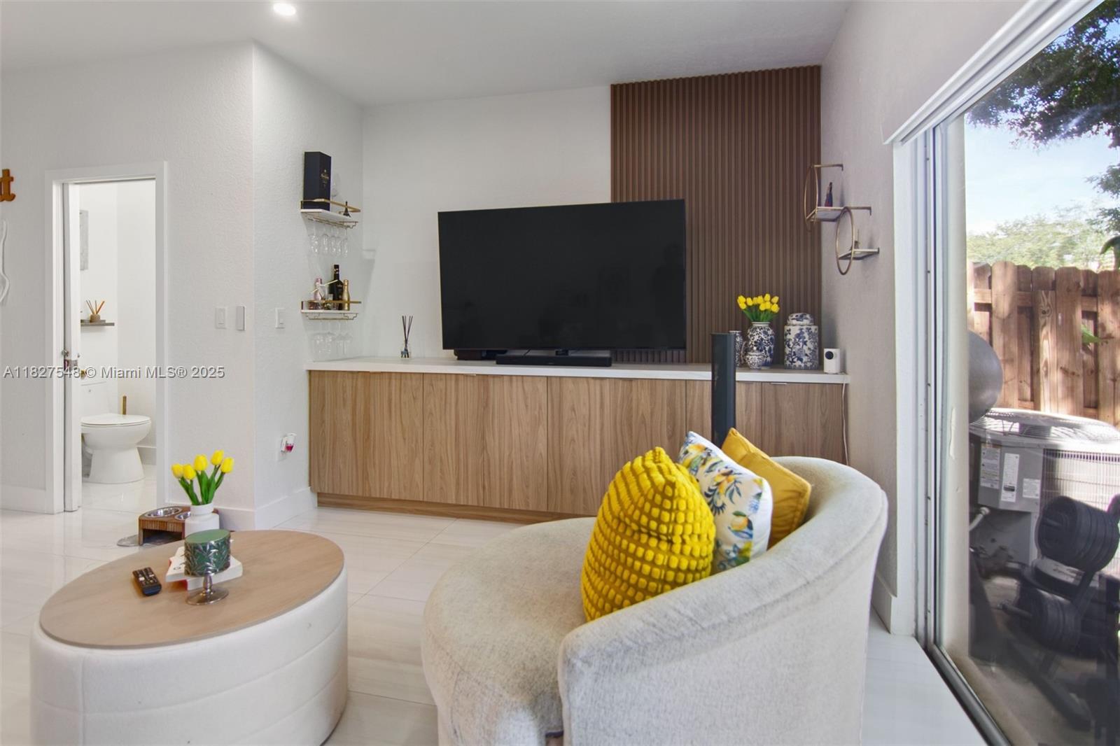 Residential, Doral, Florida image 33