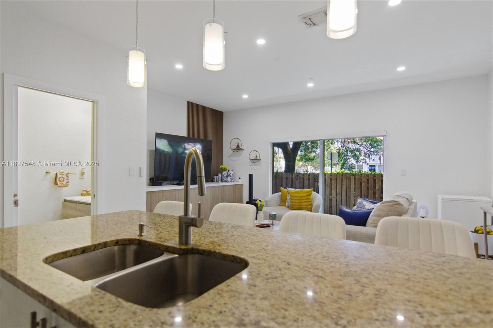 Residential, Doral, Florida image 37