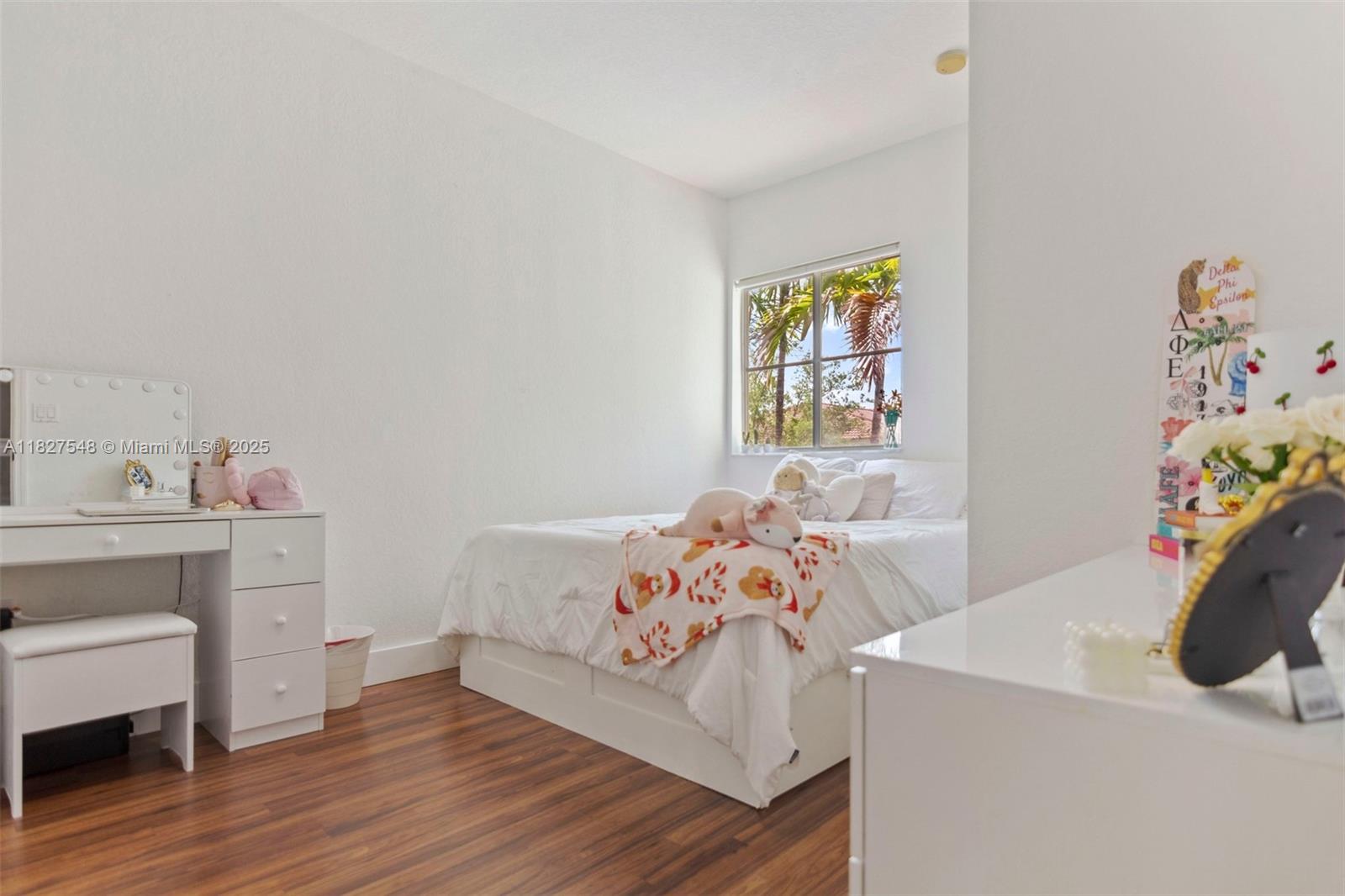 Residential, Doral, Florida image 9