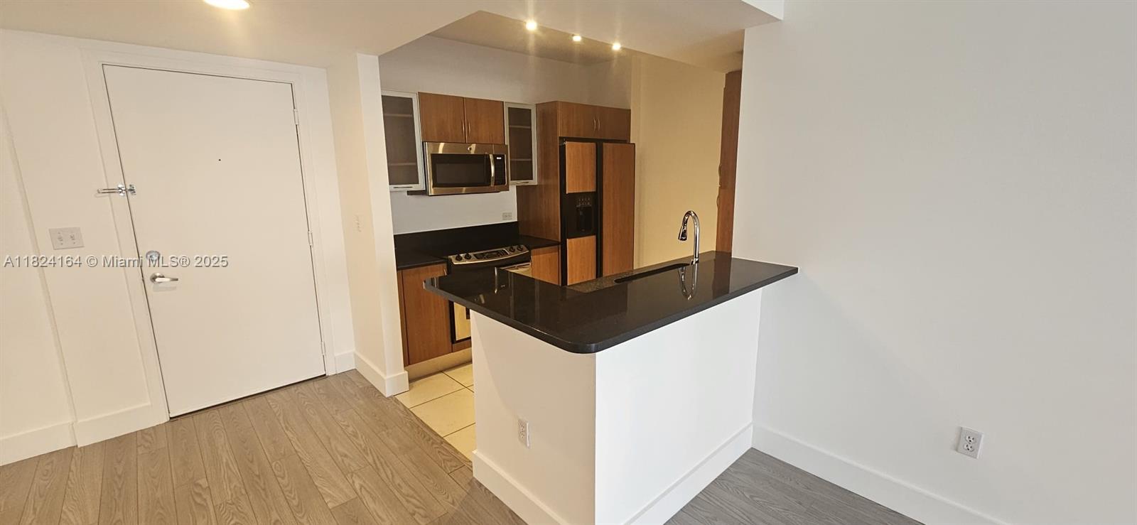 2775 NE 187th St #424, Aventura, Florida image 1