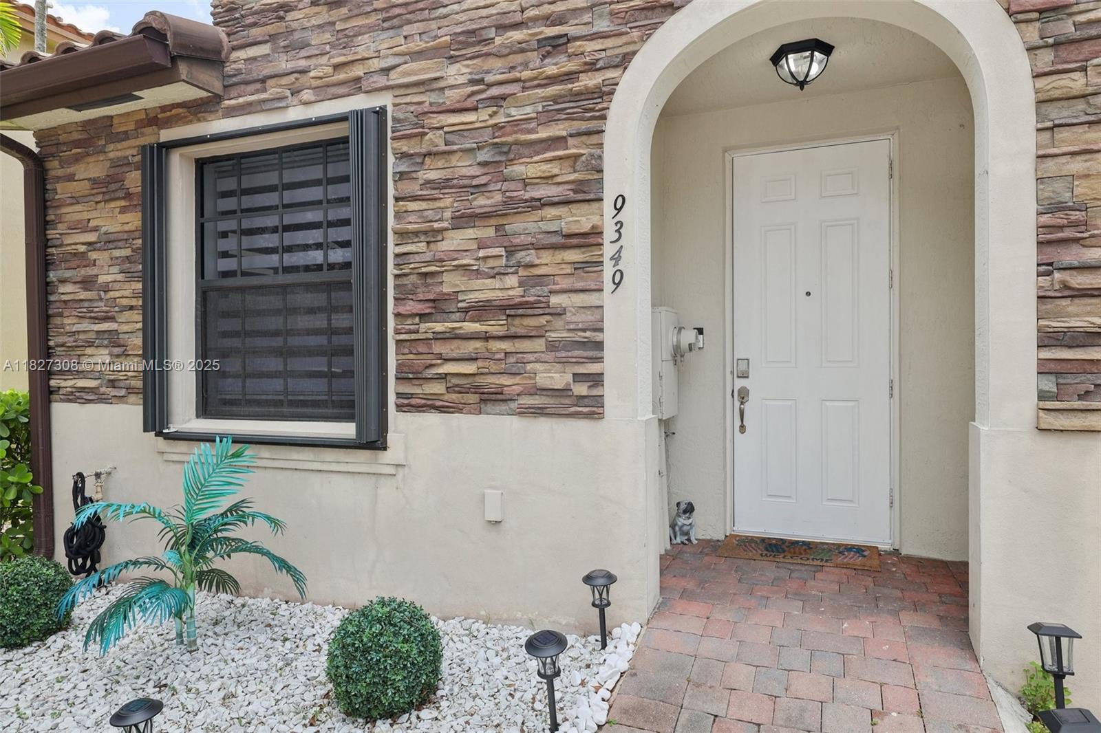 9349 W 33rd Way, Hialeah, Florida image 2