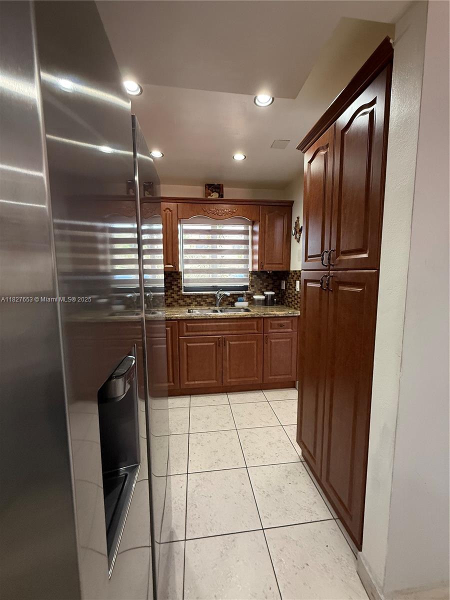 131 SW 109th Ave #L4, Sweetwater, Florida image 6