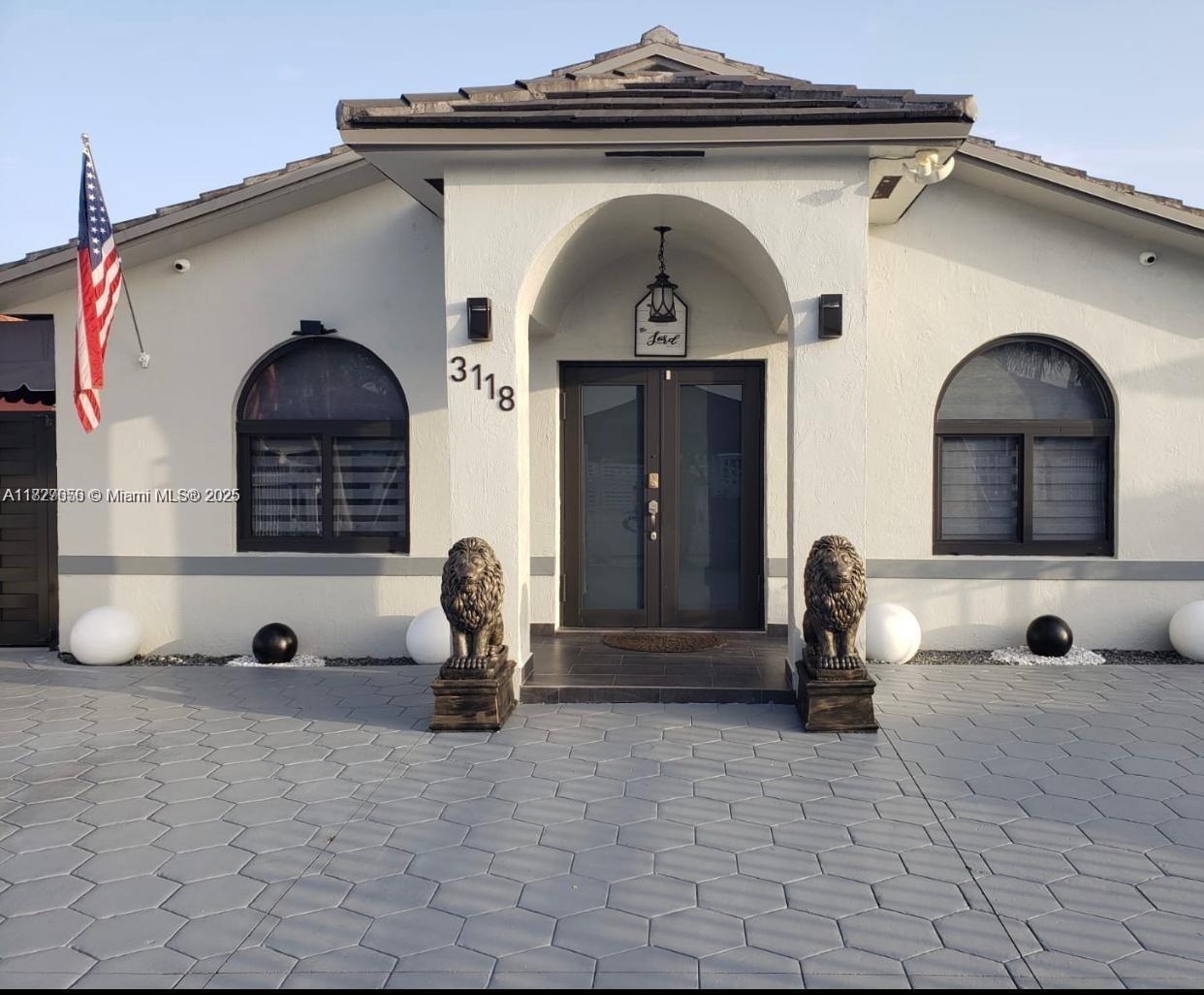 Residential, Hialeah, Florida image 1