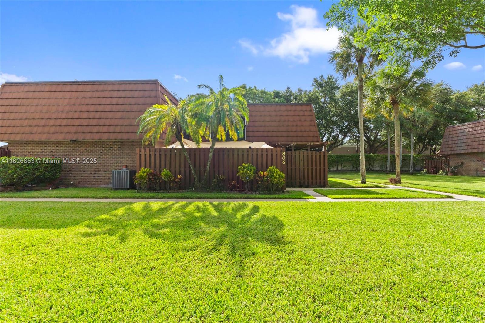 806 SW 119th Way, Davie, Florida image 1