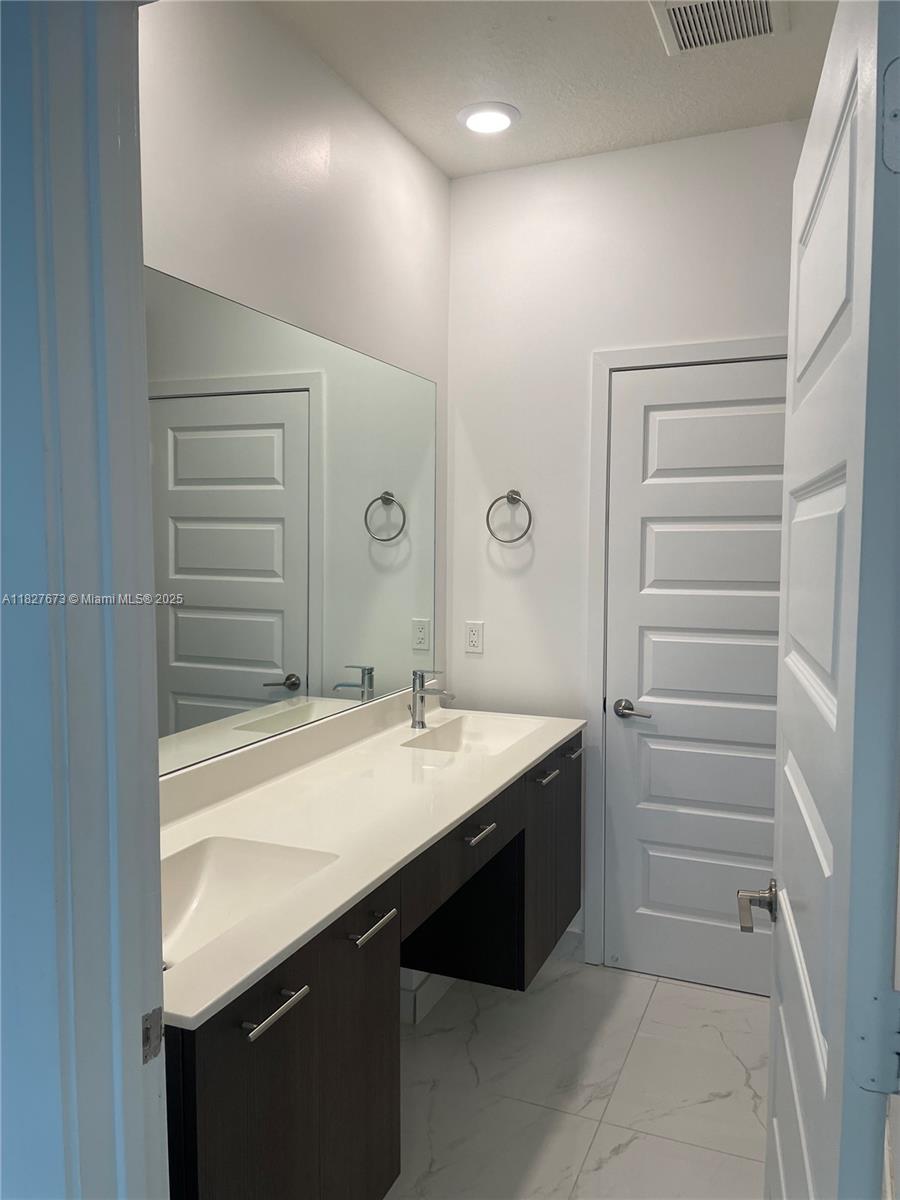 4640 NW 84th Ave 15