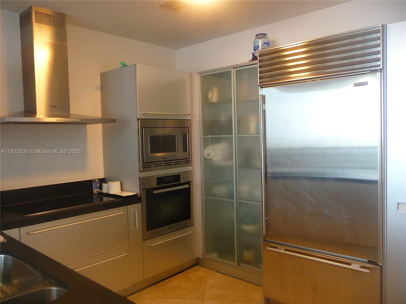 Condo for Sale in Sunny Isles Beach, FL