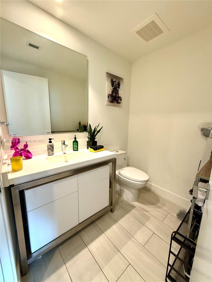 2000 Metropica Way #1605, Sunrise, Florida image 5