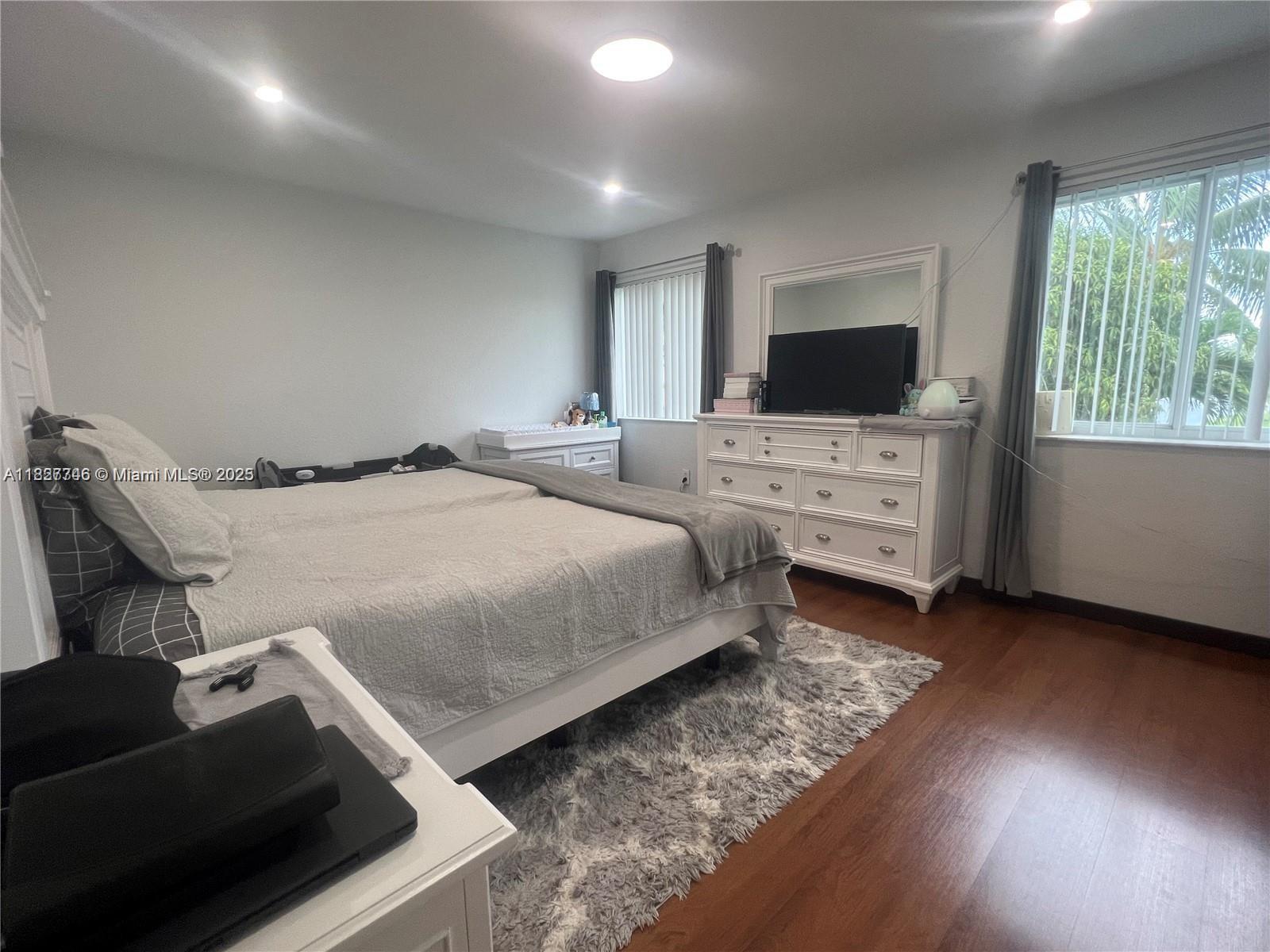 468 Lakeside Cir, Sunrise, Florida image 15