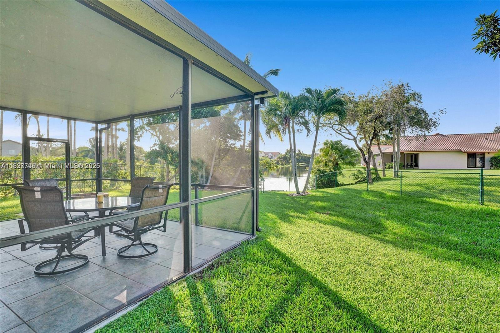 468 Lakeside Cir, Sunrise, Florida image 24