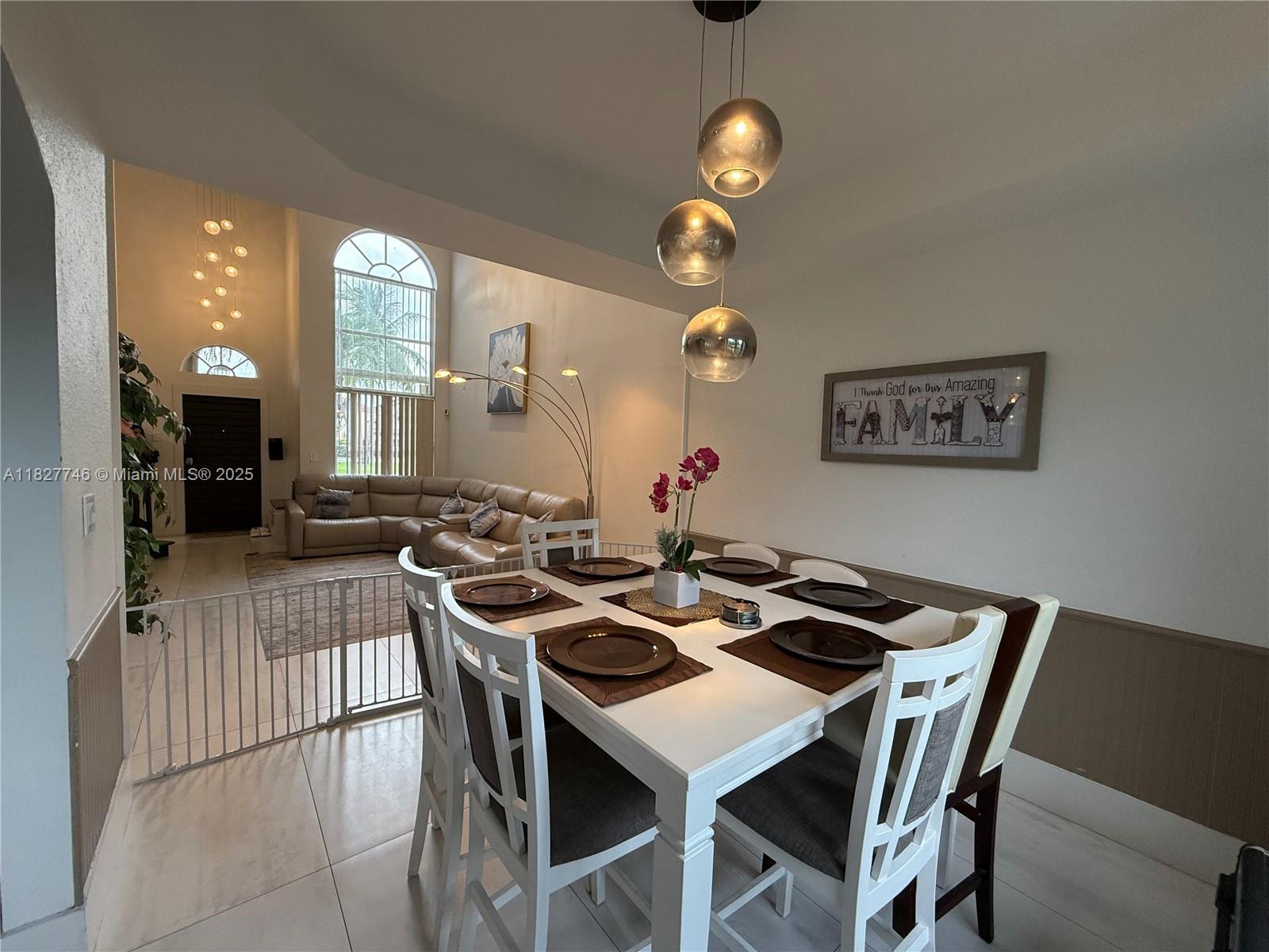 468 Lakeside Cir, Sunrise, Florida image 9
