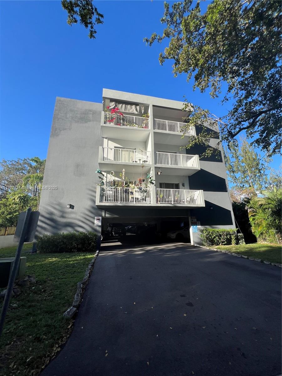 645 NE 121st St #404, North Miami, Florida image 1