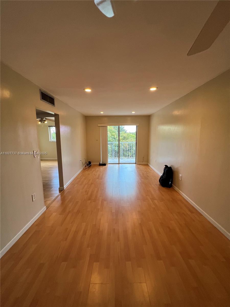 645 NE 121st St #404, North Miami, Florida image 10