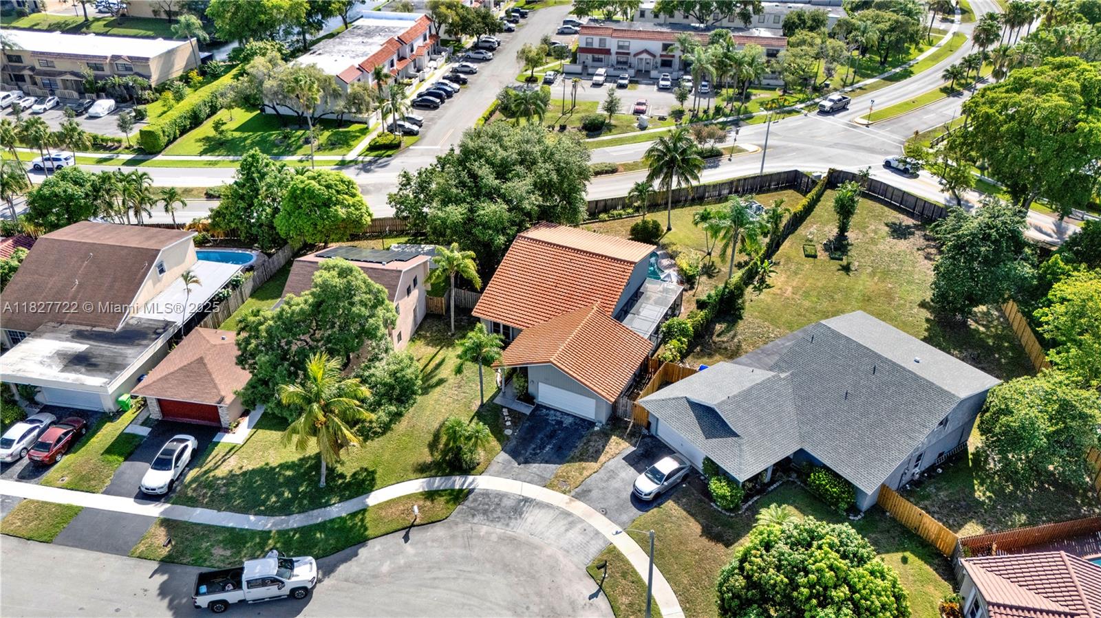 9381 NW 41st Pl, Sunrise, Florida image 32