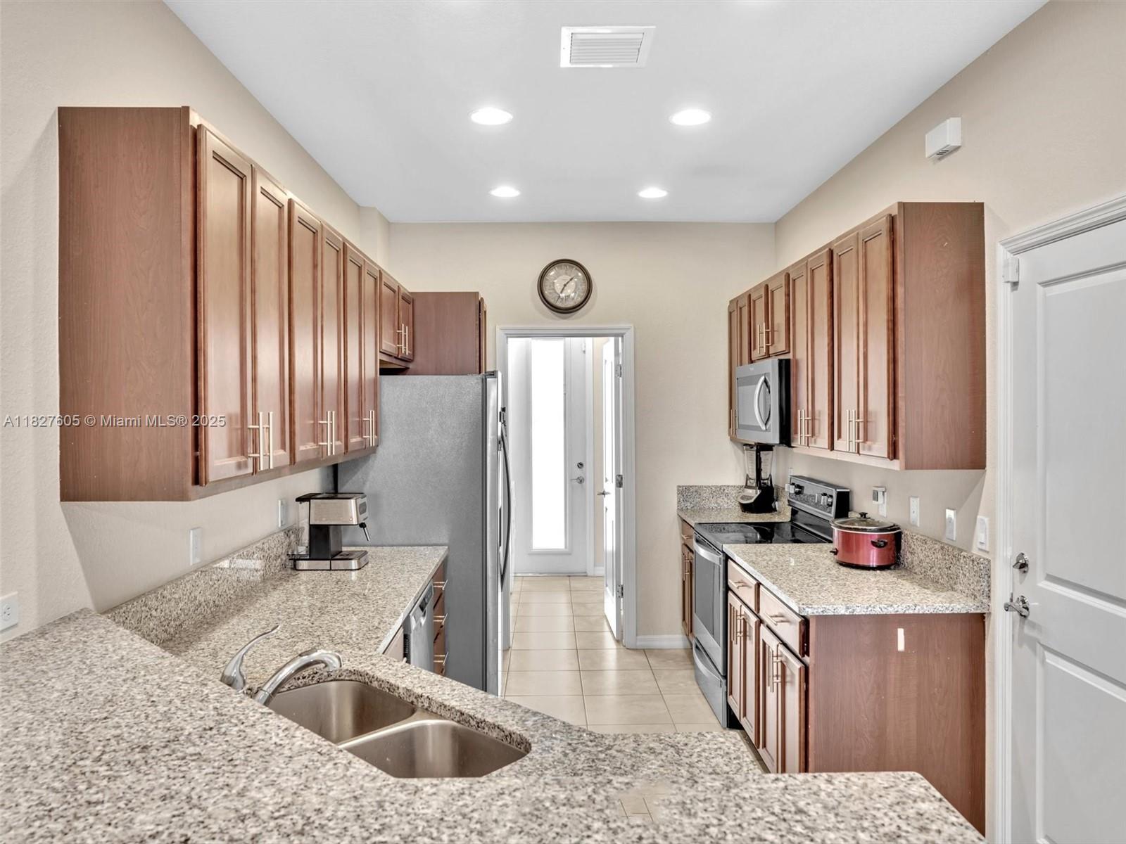 3976 Poinciana Ln, Hollywood, Florida image 5