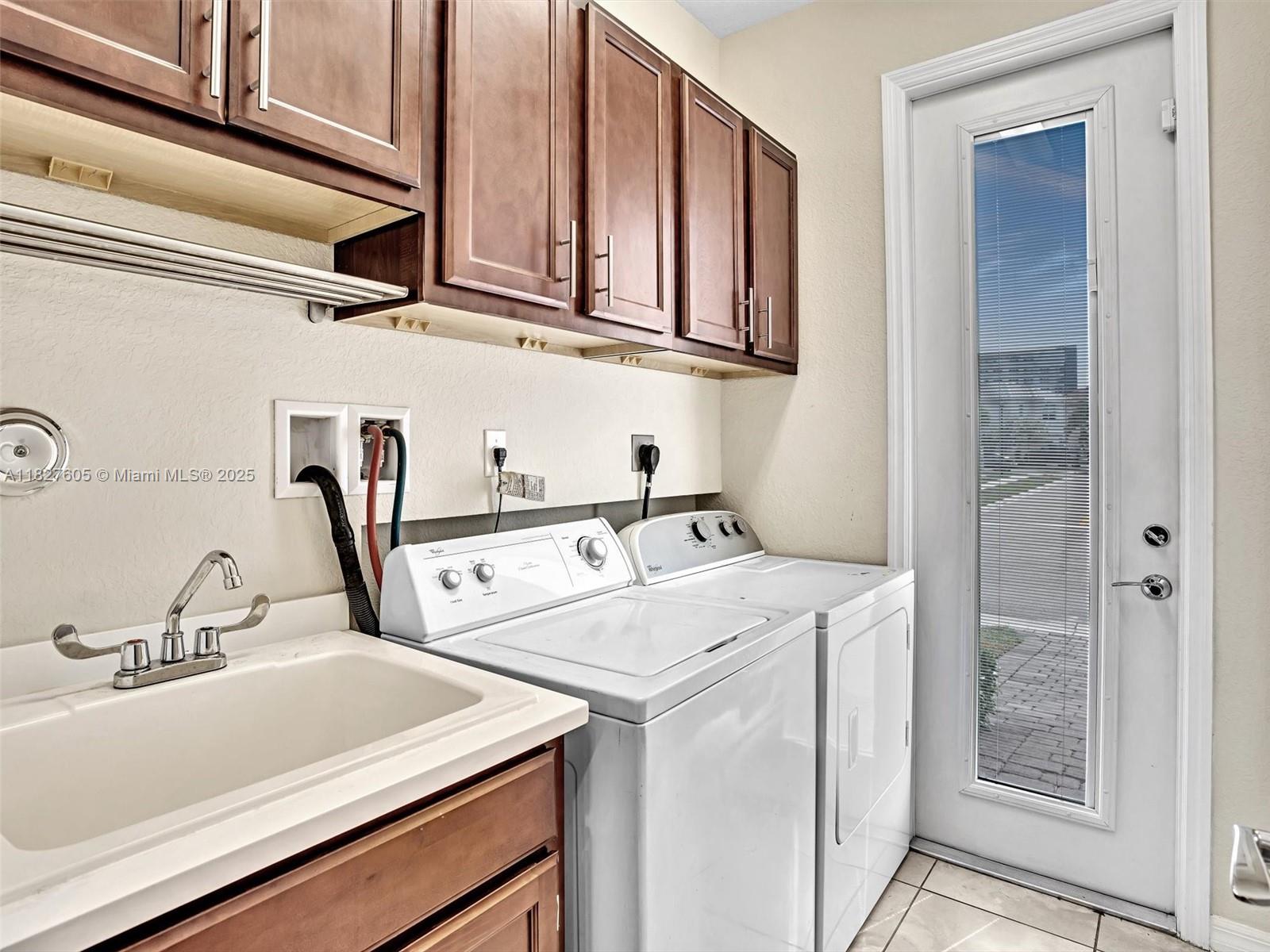 3976 Poinciana Ln, Hollywood, Florida image 7
