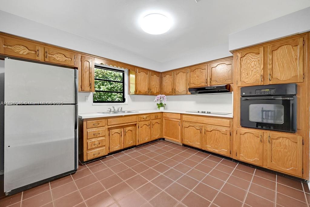 527 Gerona Ave, Coral Gables, Florida image 25