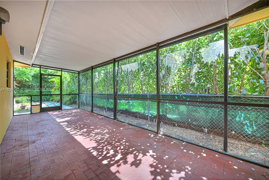 527 Gerona Ave, Coral Gables, Florida image 31