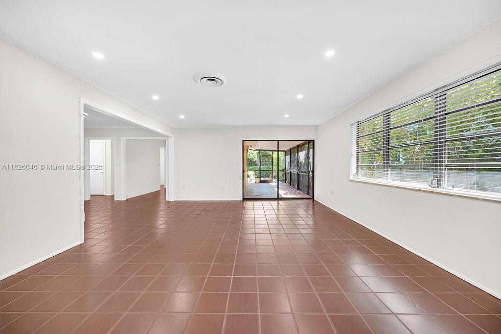 527 Gerona Ave, Coral Gables, Florida image 8