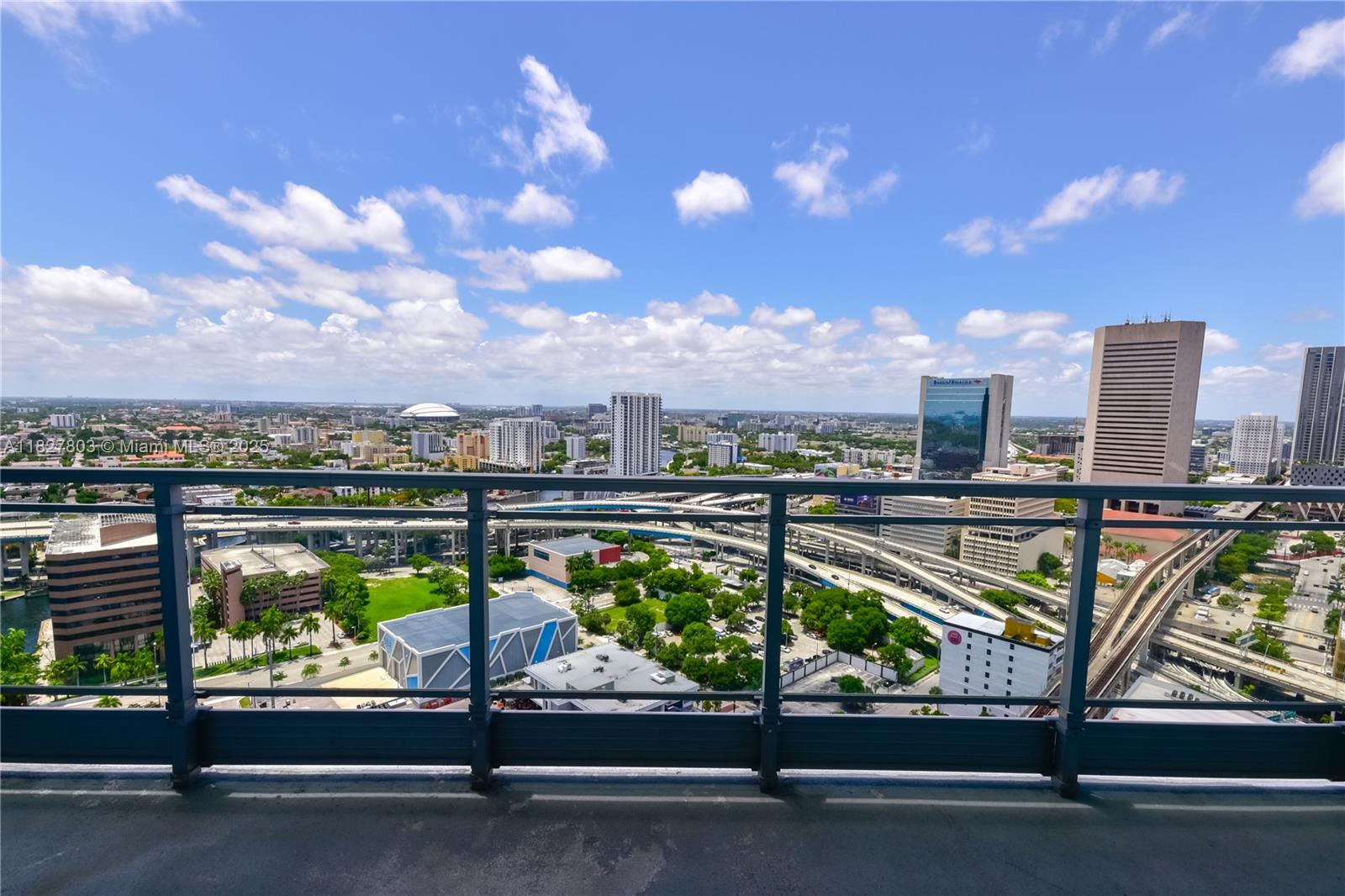 Apartamento para Alugar em Miami, FL
