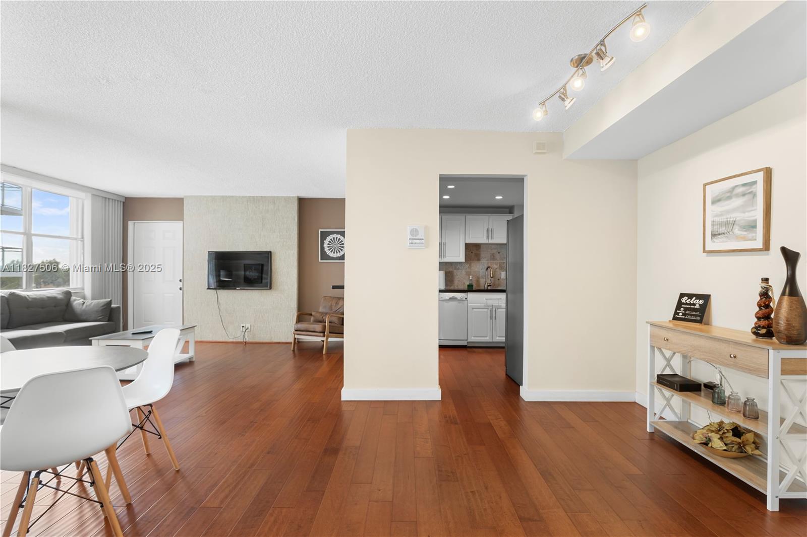 Property photo # 0