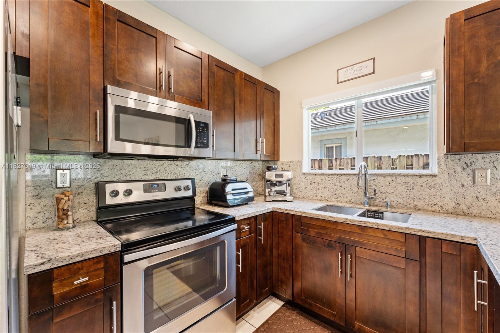 929 NE 42nd Pl, Homestead, Florida image 10