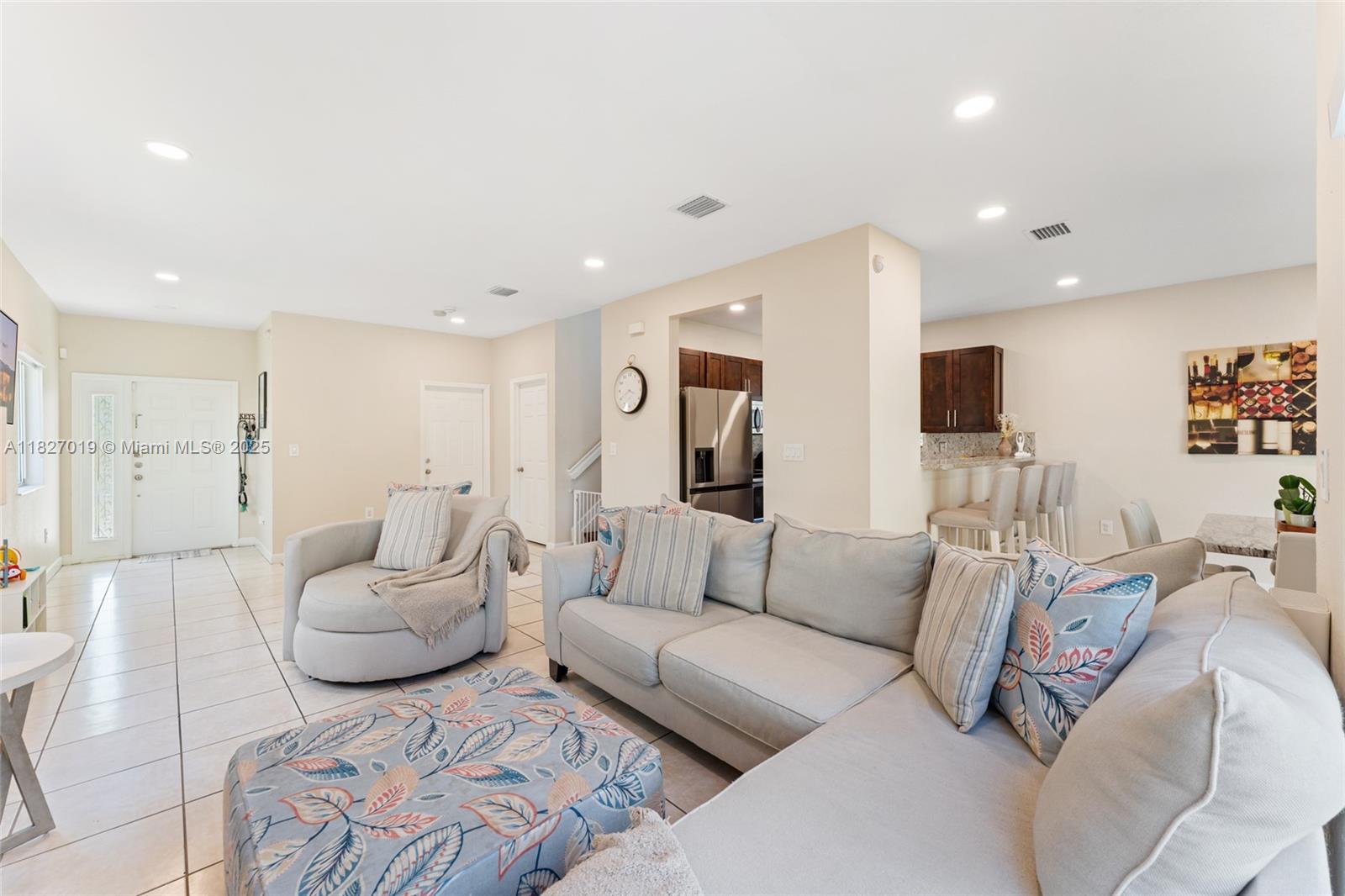 929 NE 42nd Pl, Homestead, Florida image 8