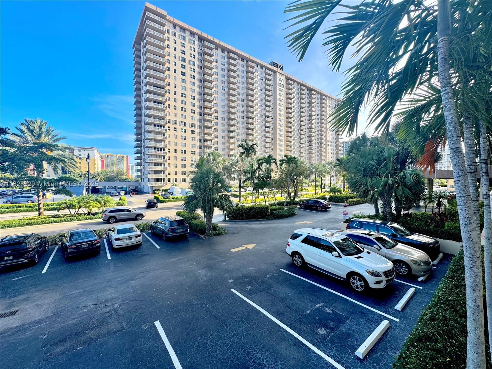 251 174th St #115, Sunny Isles Beach, Florida image 13