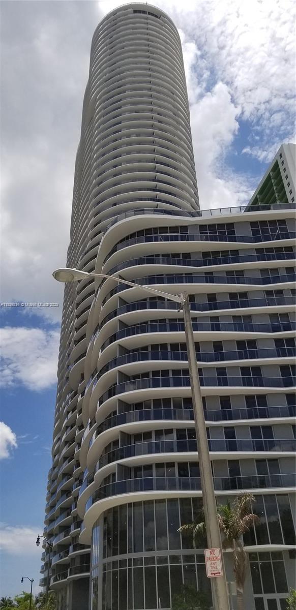 Apartamento para Alugar em Miami, FL