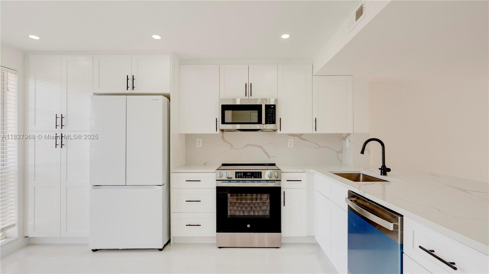 933 NE 24th Ave #169, Hallandale Beach, Florida image 21