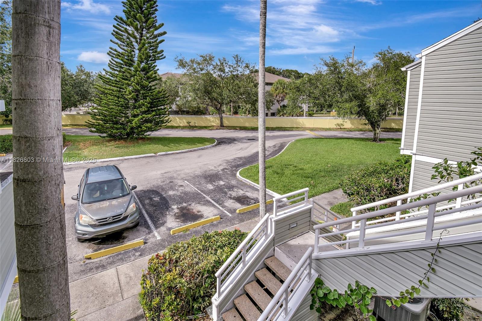 Residential, Oakland Park, Florida image 18