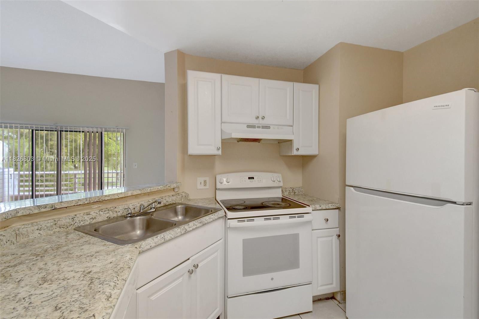Residential, Oakland Park, Florida image 24