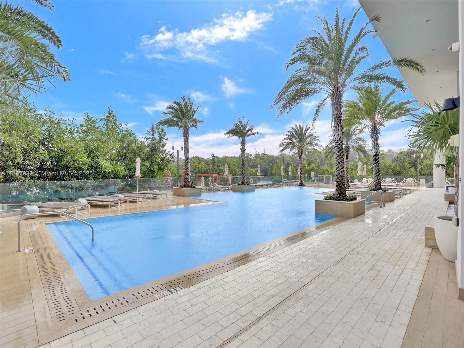 16385 Biscayne Blvd #403, North Miami Beach, Florida image 18