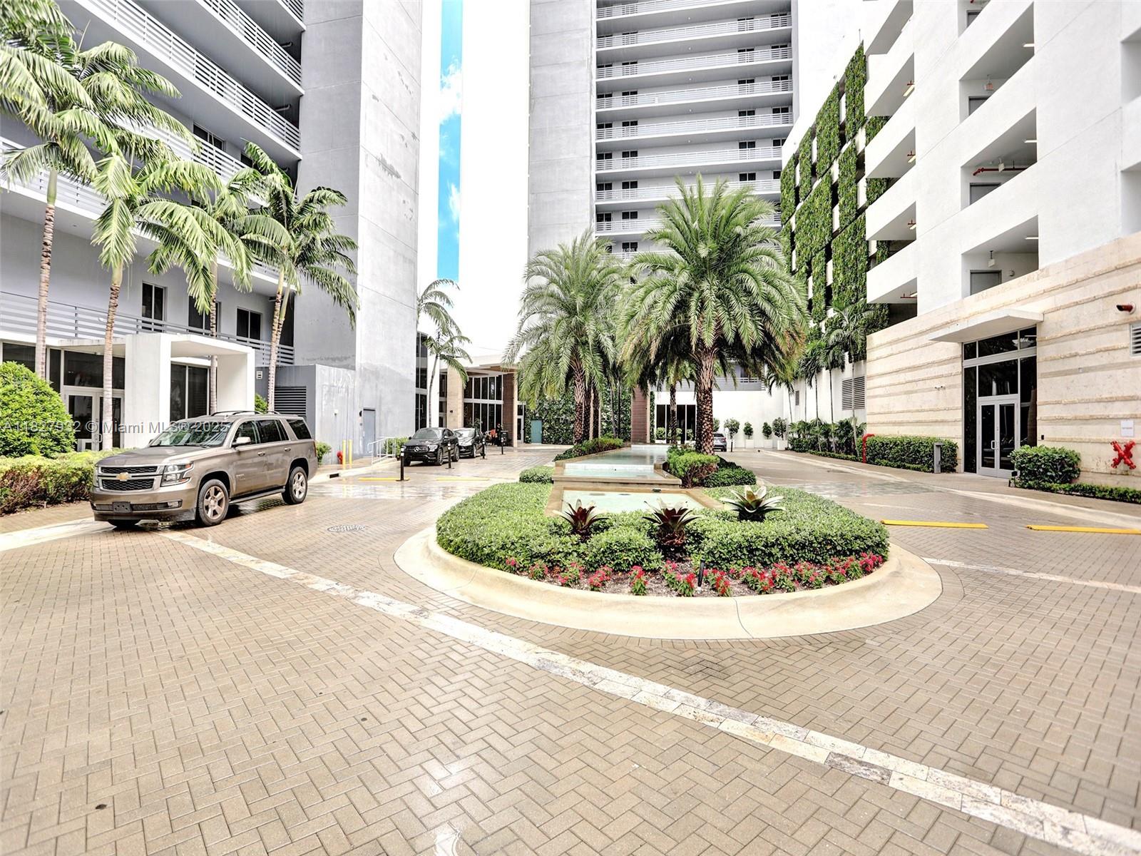 16385 Biscayne Blvd #403, North Miami Beach, Florida image 23