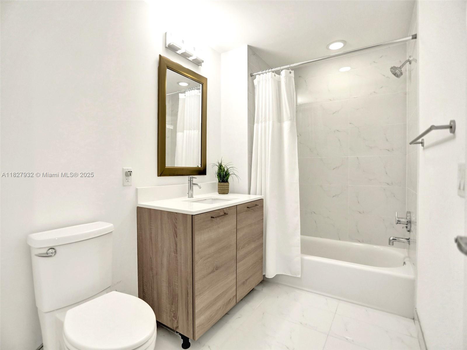 16385 Biscayne Blvd #403, North Miami Beach, Florida image 4