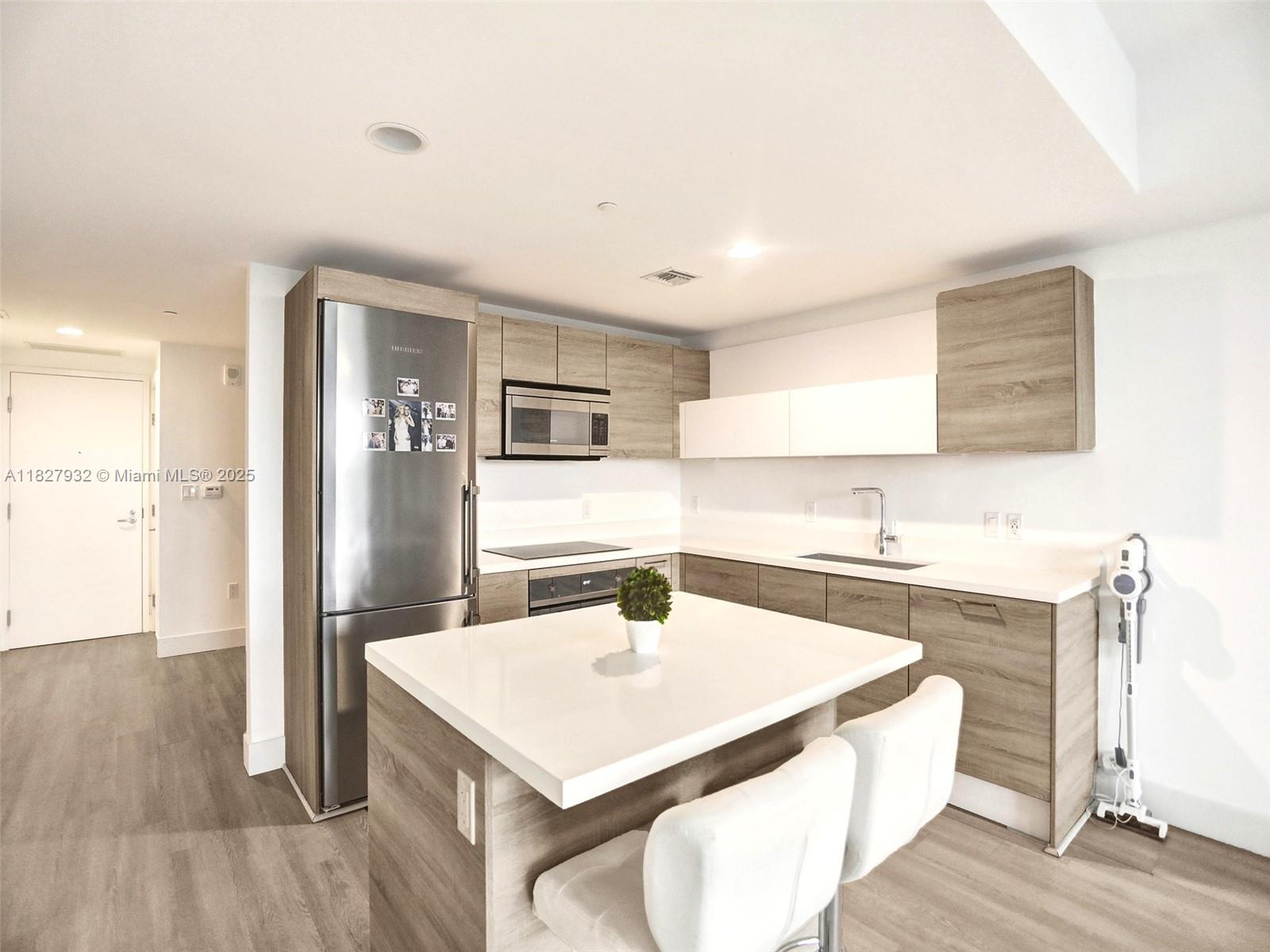 16385 Biscayne Blvd #403, North Miami Beach, Florida image 9