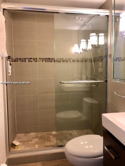 400 Kings Point Dr #820, Sunny Isles Beach, Florida image 11