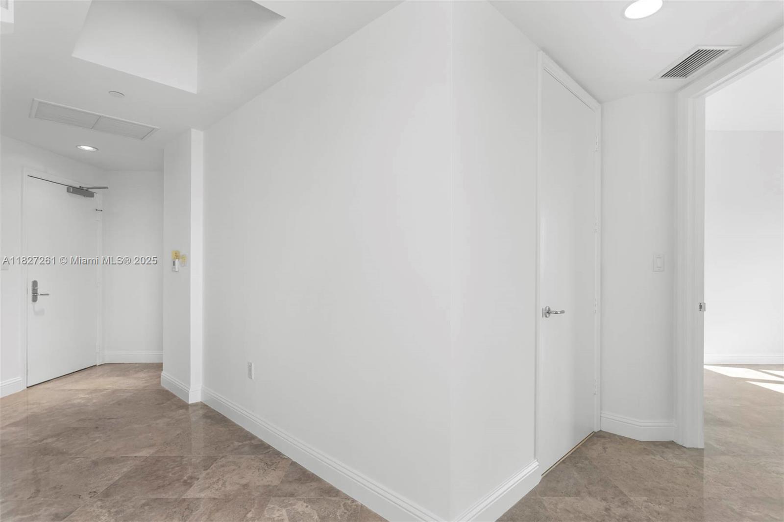19900 E Country Club Dr #TS10, Aventura, Florida image 21