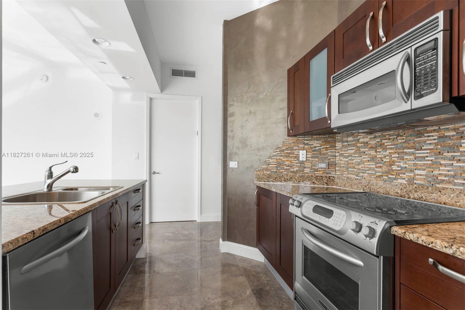 19900 E Country Club Dr #TS10, Aventura, Florida image 5