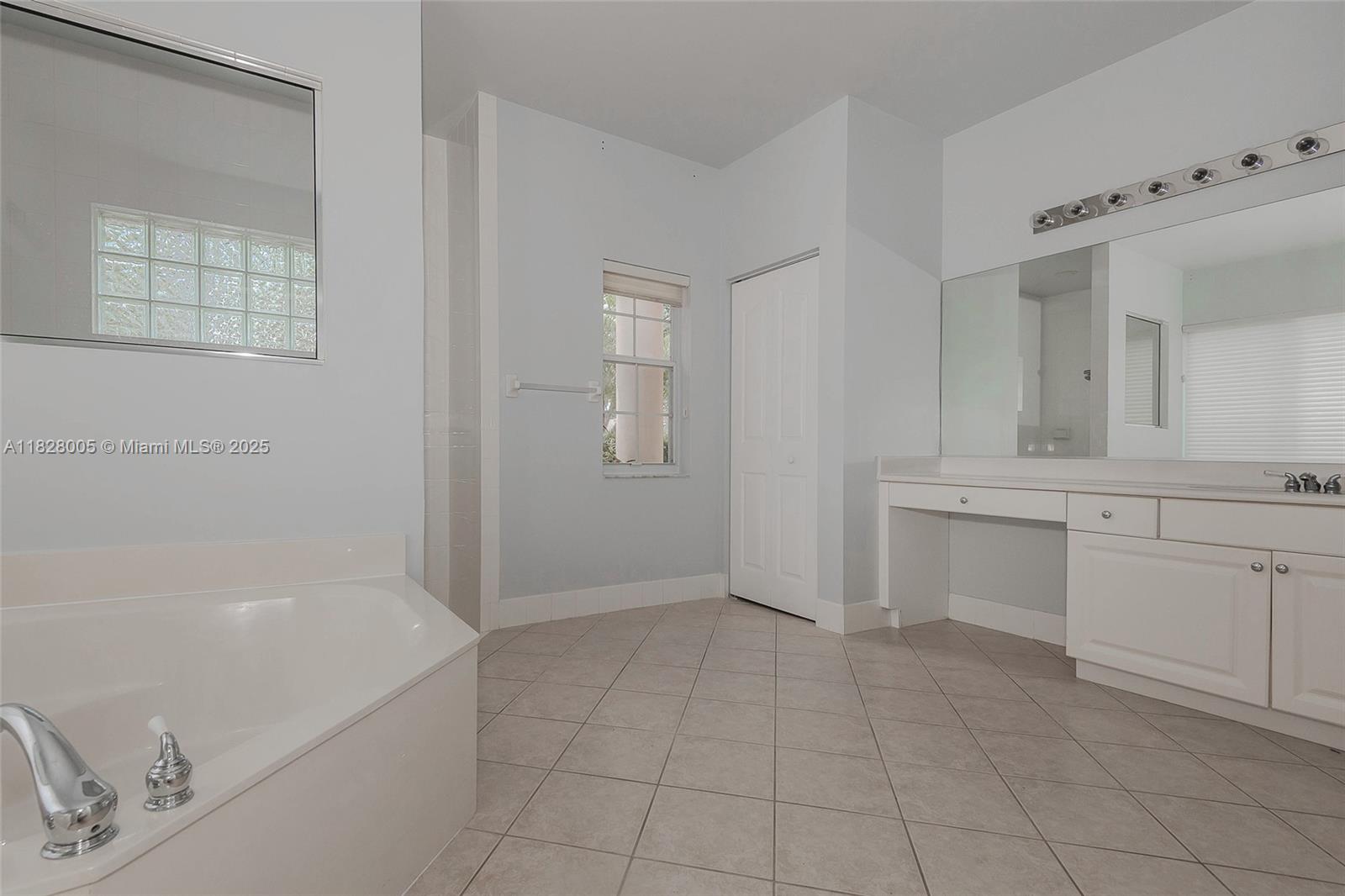 3843 Oak Ridge Cir, Weston, Florida image 19